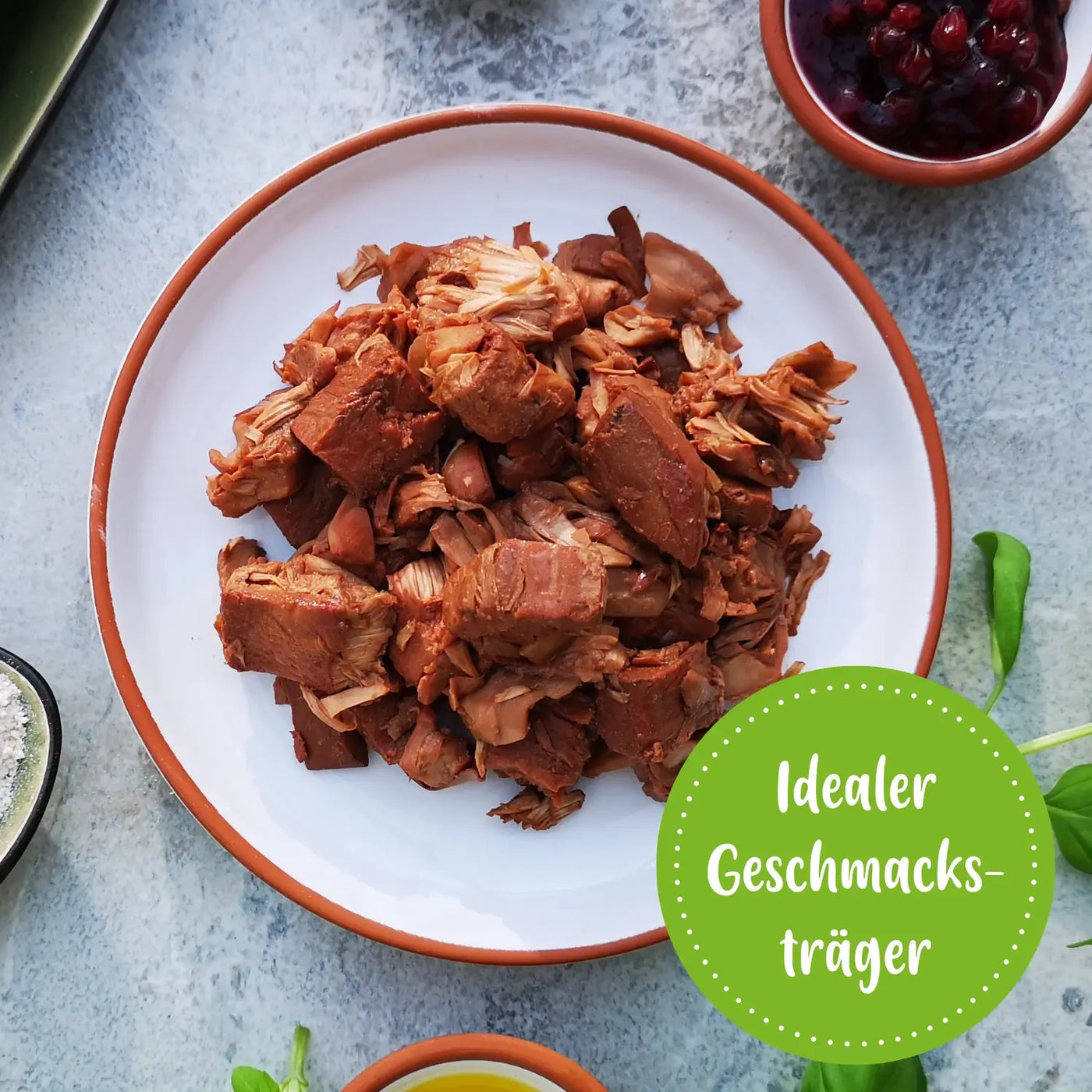 Die fleischähnliche Konsistenz der Jackfruit mit neutralem Geschmack nimmt Aromen von Gewürzen und Marinaden ideal an