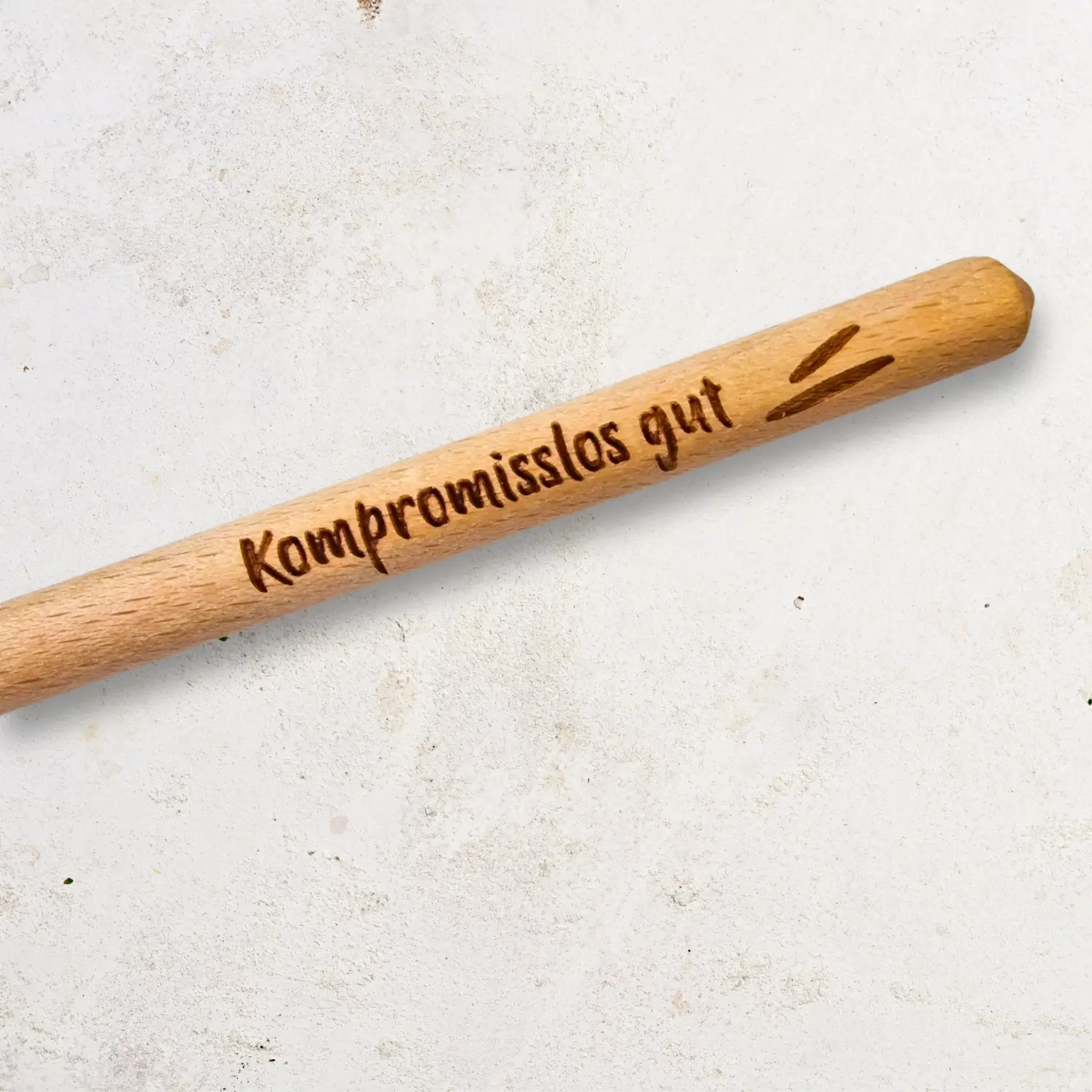 Lotao Kochlöffel aus Holz mit Gravur Kompromisslos gut