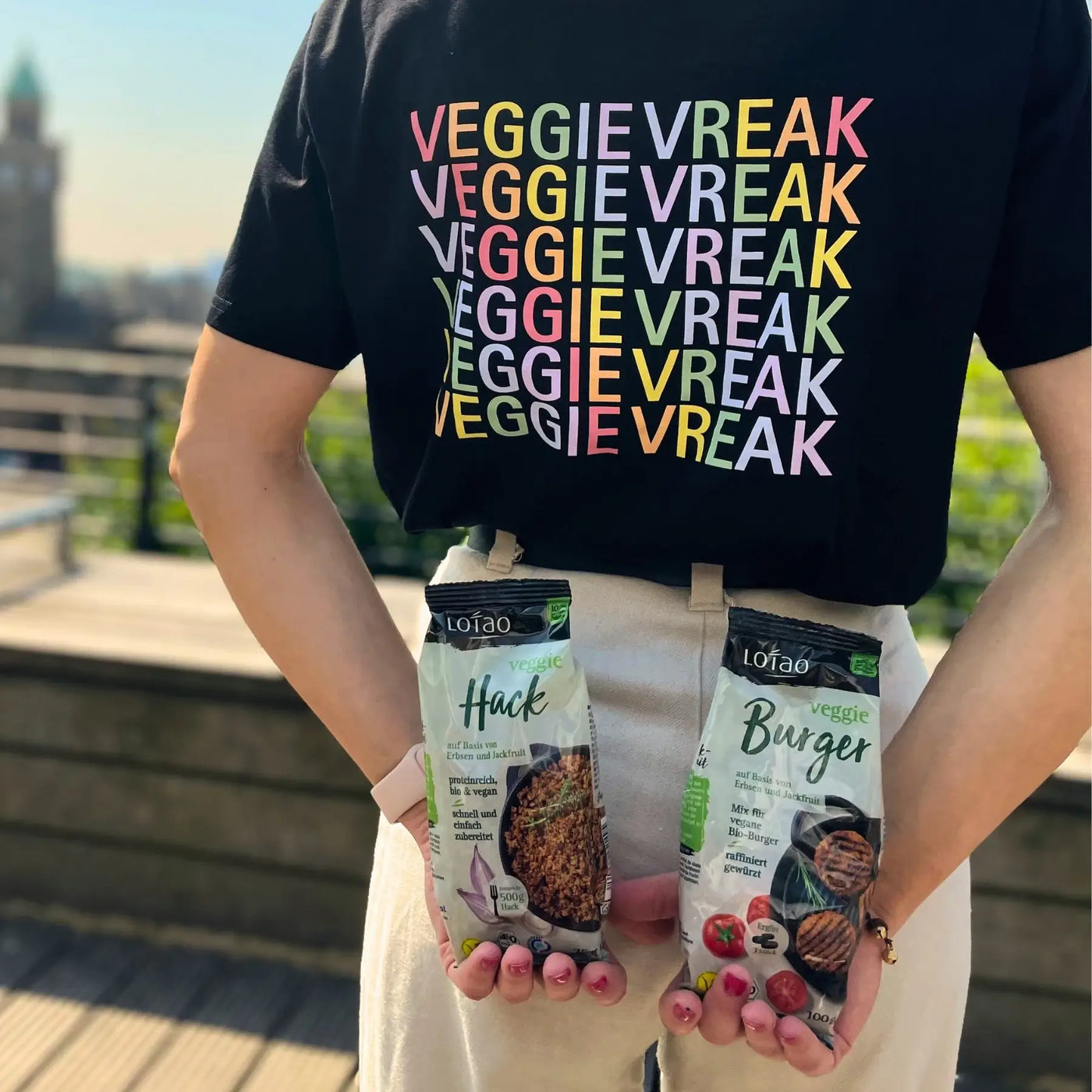 Lotao Merchandise T-Shirt Veggie Vreak Pride Edition mit Gratis-Produkten