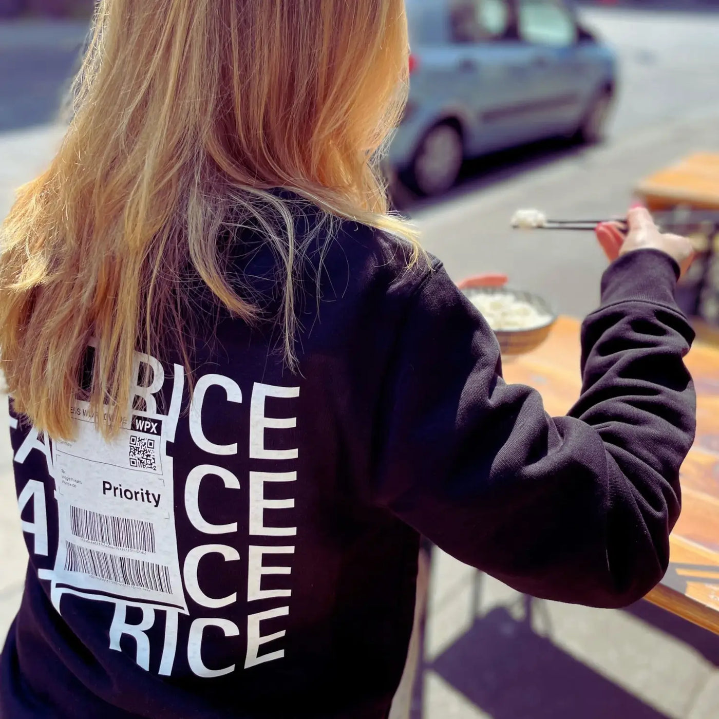Lotao Merchandise Sweater Eat Rice für alle Reis-Fans Rückseite