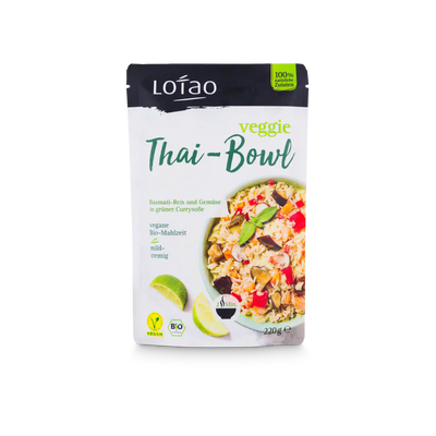 Packshot der Lotao Veggie Thai Bowl, einem bio-veganen Fertiggericht mit Basmatireis und Gemüse in grüner Currysauce als vegane Bio-Mahlzeit