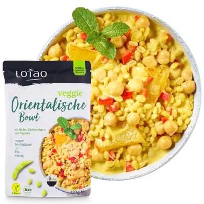 Bio-veganes Fertiggericht Veggie Orientalische Bowl von Lotao zubereitet auf Teller mit Packung